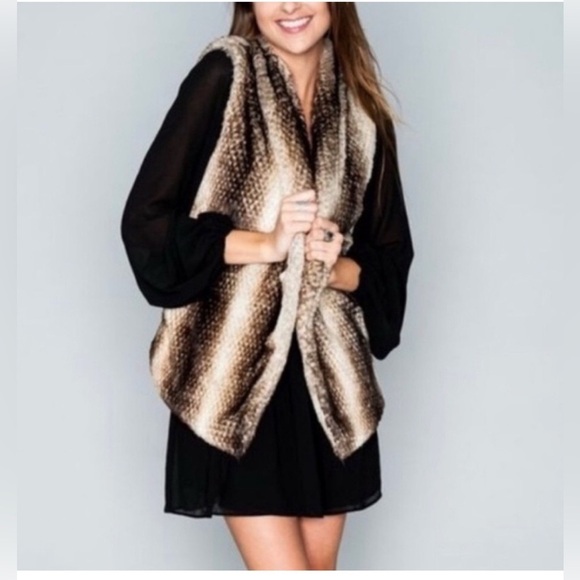 Show Me Your MUMU Fausta Faux Fur Vest Cream Brown Size Small - Picture 1 of 14